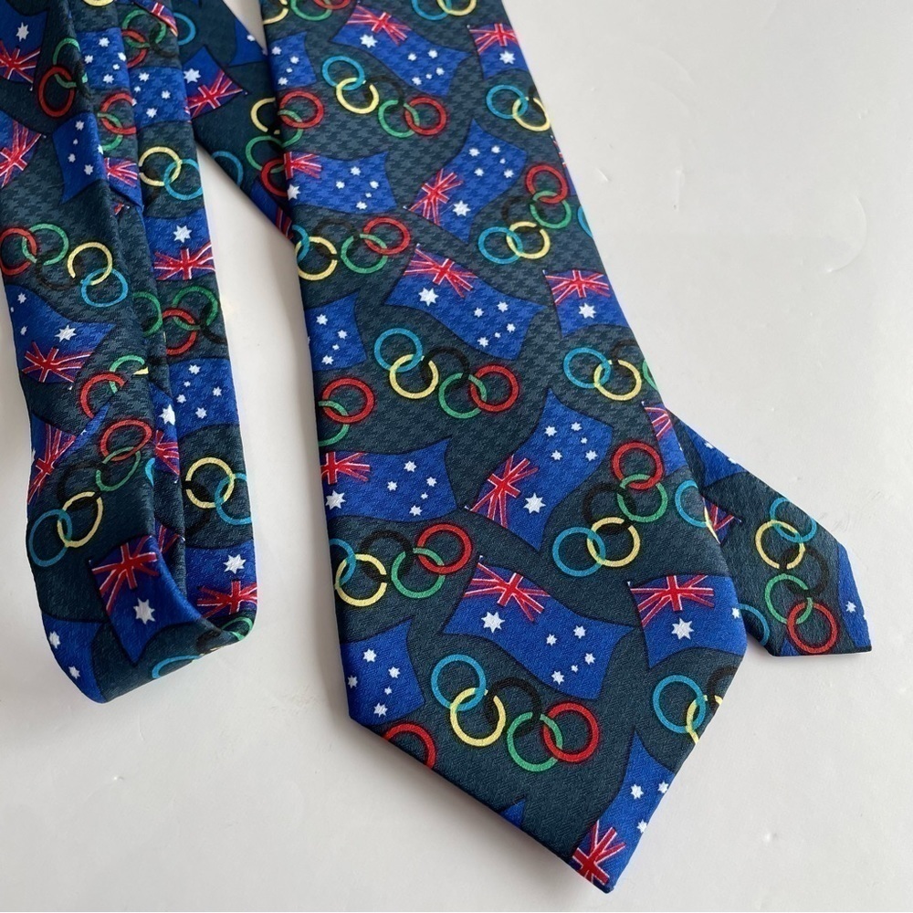 Hollygreen 2000 Australian Olympics Tie Rings Sports Blue Red Novelty Flag EUC